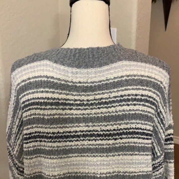 American Eagle Outfitters gray, white, black striped cropped knit sweater - Picture 10 of 17